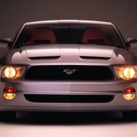: Ford Mustang спереди
