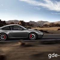 : Порше 911 Каррера 4 GTS сбоку