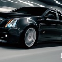 : Cadillac CTS-V sedan спереди-сбоку