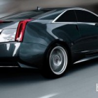 : Cadillac CTS-V coupe сзади-сбоку