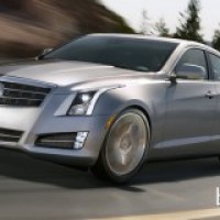 : Cadillac ATS спереди-сбоку