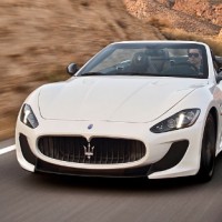 : Maserati GranCabrio MC вид спереди