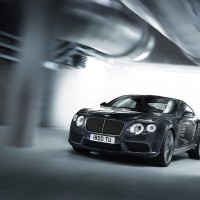 Bentley Continental GT V8 спереди: 