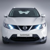 Nissan Qashqai: спереди