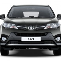 Toyota RAV4: спереди