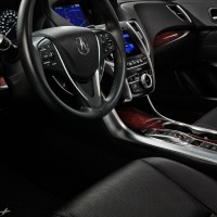 Acura TLX: салон спереди слева сбоку