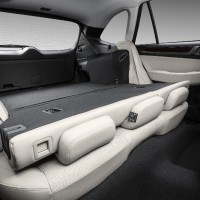 Subaru Outback: задняя часть салона со сложенными спинками задних сидений